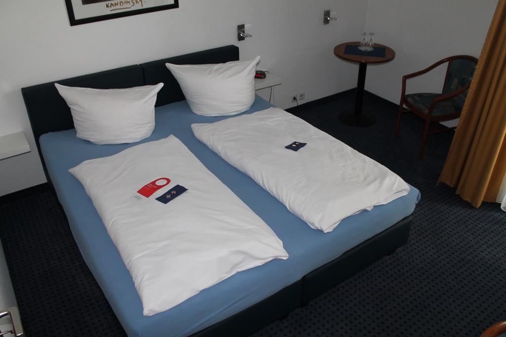 Aparthotel Hoeper Oyten Bagian luar foto